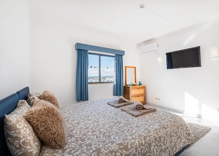 Cozy With Indoor Pool Albufeira
