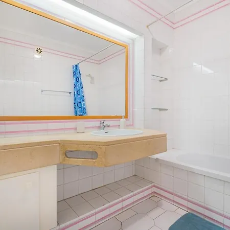 Apartamento Cozy With Indoor Pool