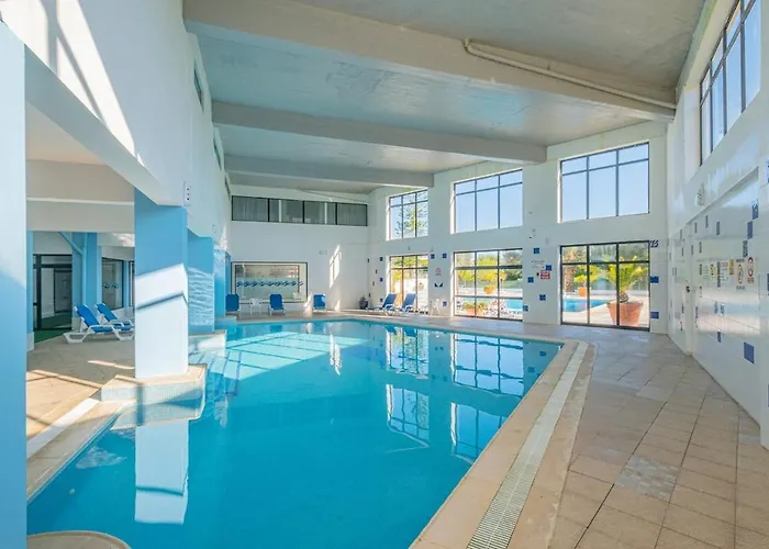 Cozy With Indoor Pool Appartement Albufeira