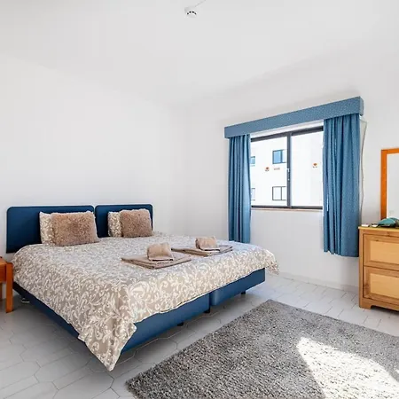 Cozy With Indoor Pool Appartement