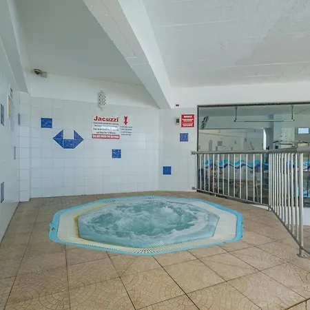 Apartment Cozy With Indoor Pool *